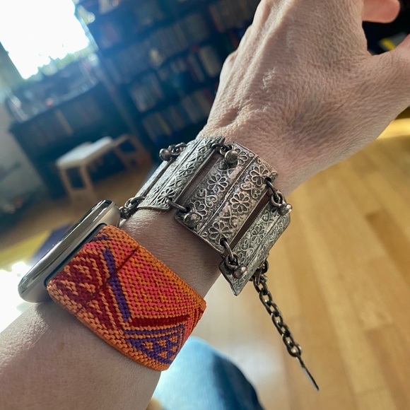 Boho silver toned dangle bracelet with flower stamps, Adjustable, Vintage Look - Picture 7 of 10